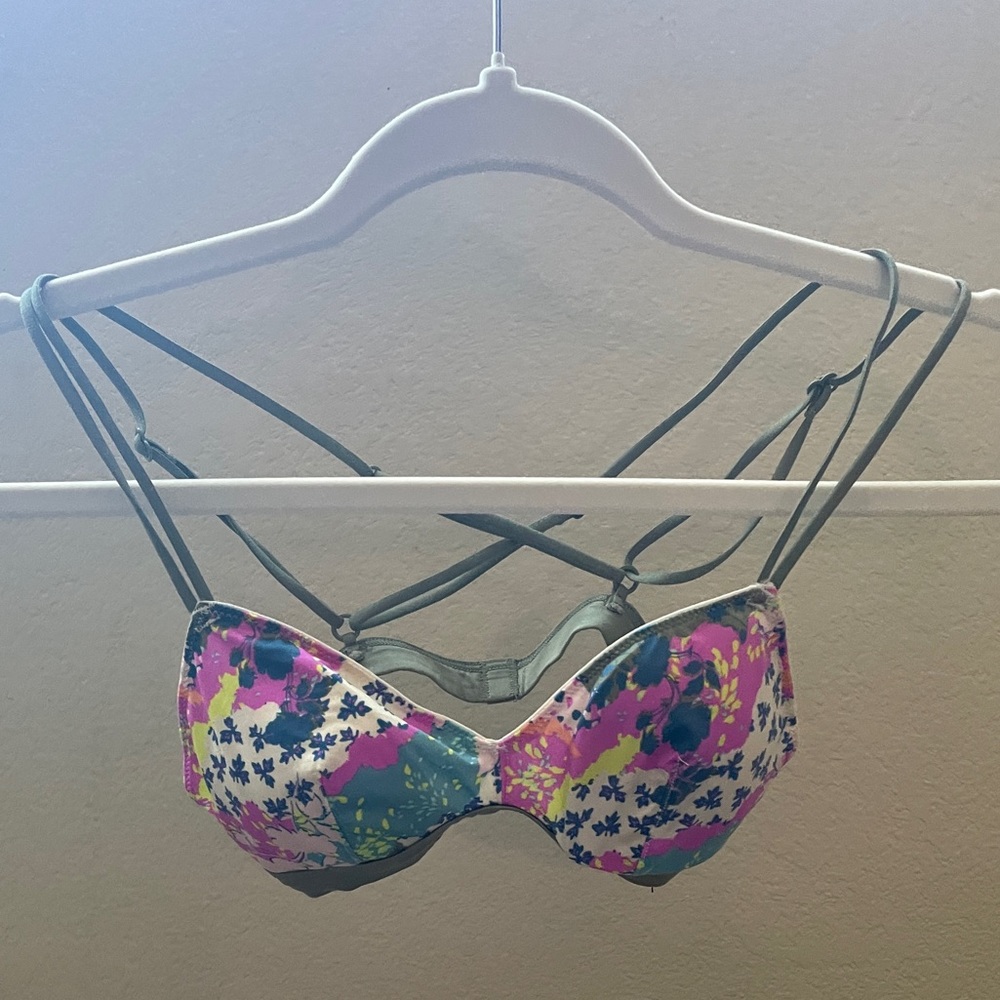 Victoria’s Secret Silk Bralette Strappy Back Adjustable Floral Sz XS Like New
